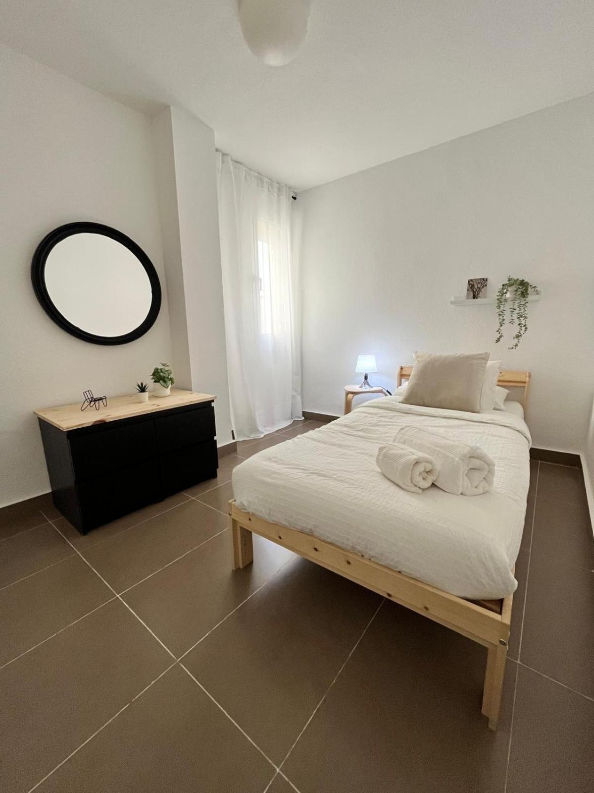 Prime Location - Stylish With Free Wifi, Free Parking, Steps From The Historic Center Appartement